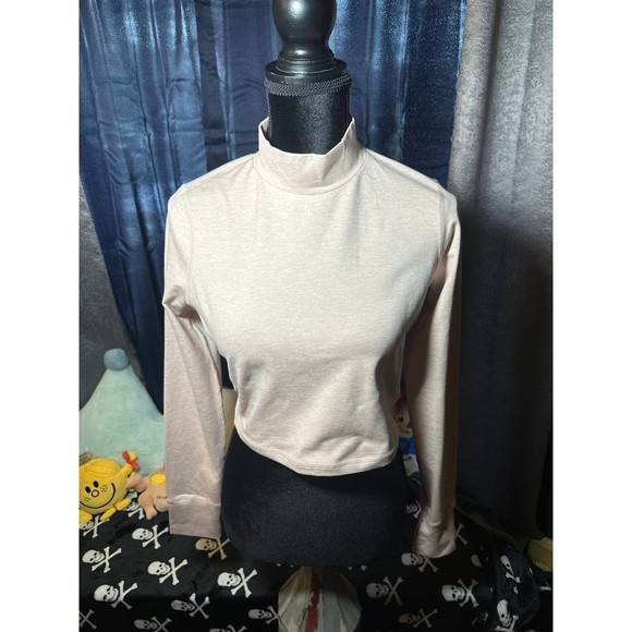 aerie Tops - Aerie Offline keyhole sleeve cropped top NWT